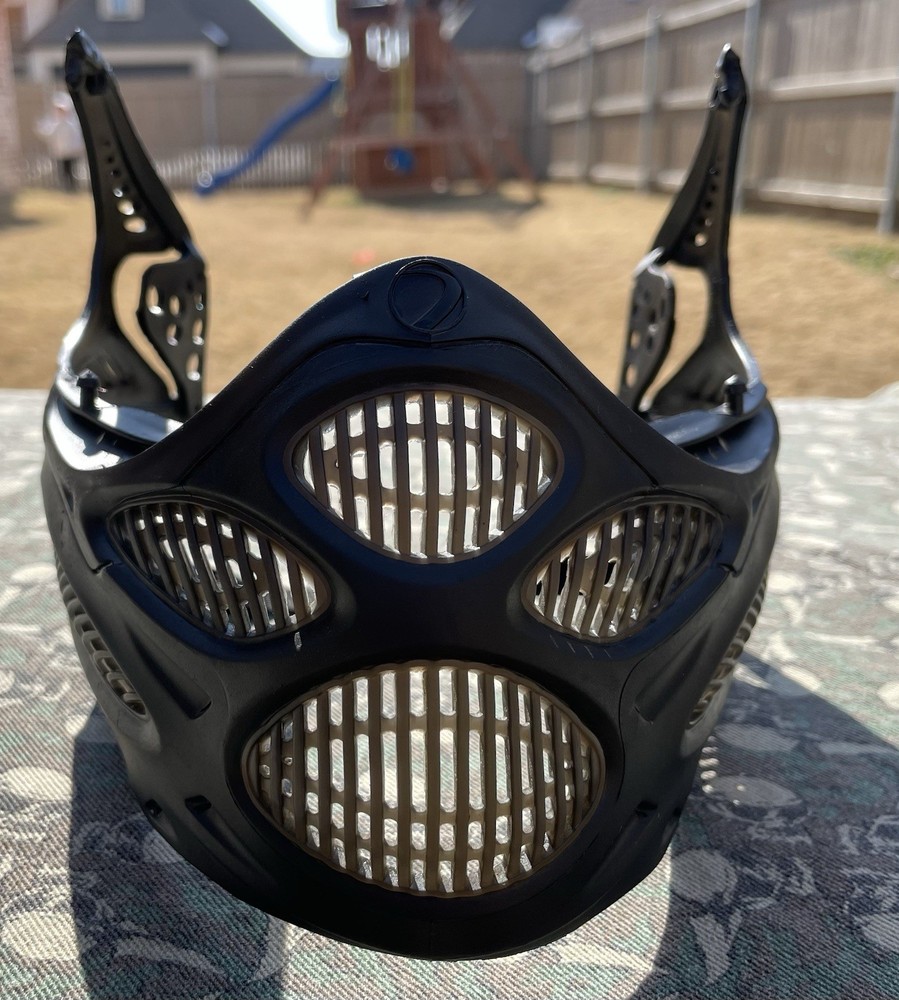 Dye I3 Pro Black Paintball Mask Bottom