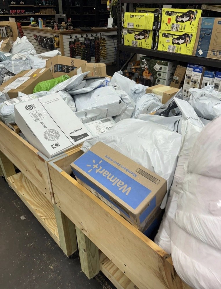 Seale Small/medium Mystery Box – Amazon & Target Liquidation General Merchandise