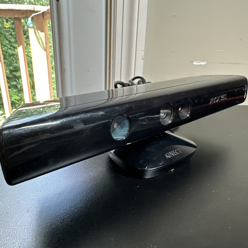 Microsoft 1414 Xbox 360 Kinect Sensor Bar, Game Included