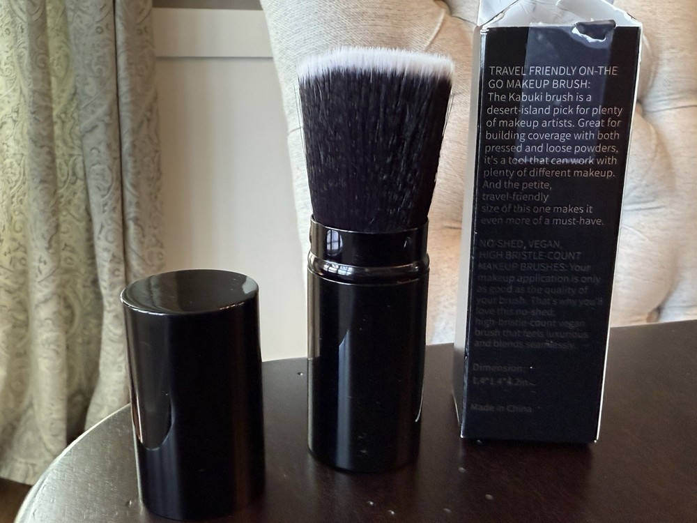 Larangel Retractable Kabuki Brush