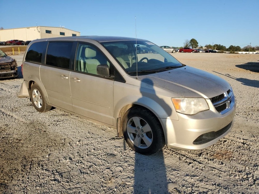 CARAVAN 2013 Glove Box 4912095