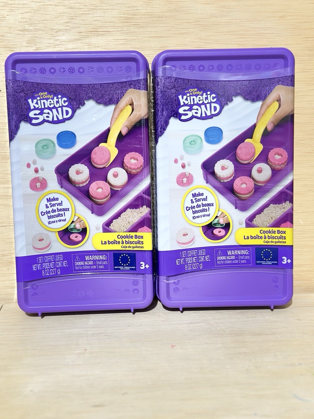 Lot 2-Kinetic Sand Cookie Box - with 2 Colours, 3 Accessories