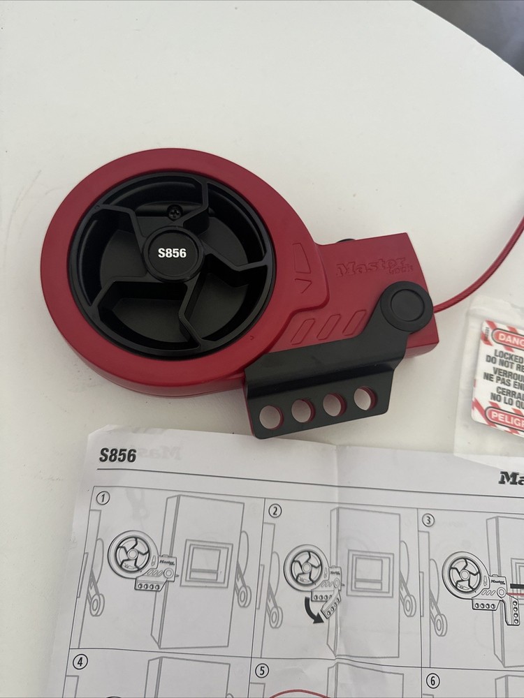 Master Lock S856 Retractable Cable Lockout Device with Steel Cable NEW