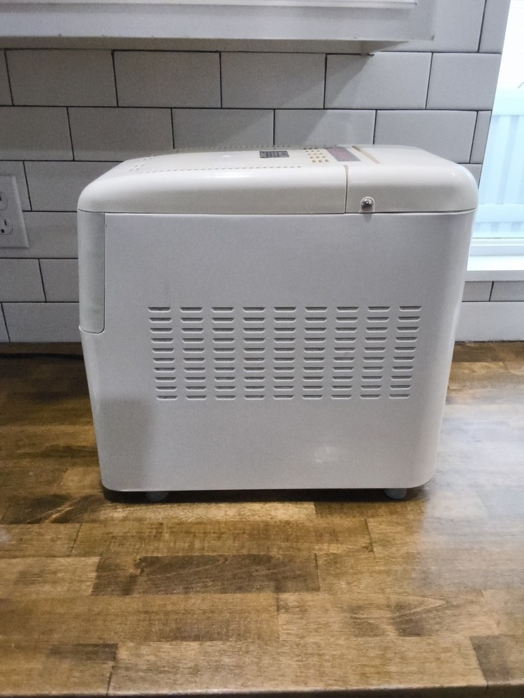 Zojirushi BBCC-N15 Home Bakery Single Paddle Automatic Bread Machine +Recipes