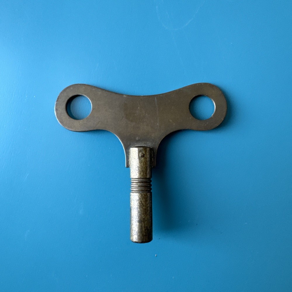 3 Vintage Assorted Clock Keys Free Shipping