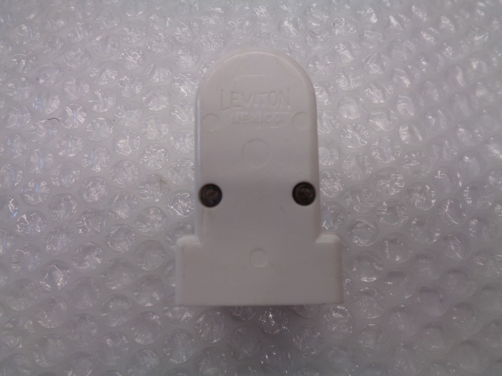 LEVITON 464 LAMPHOLDER NSNP