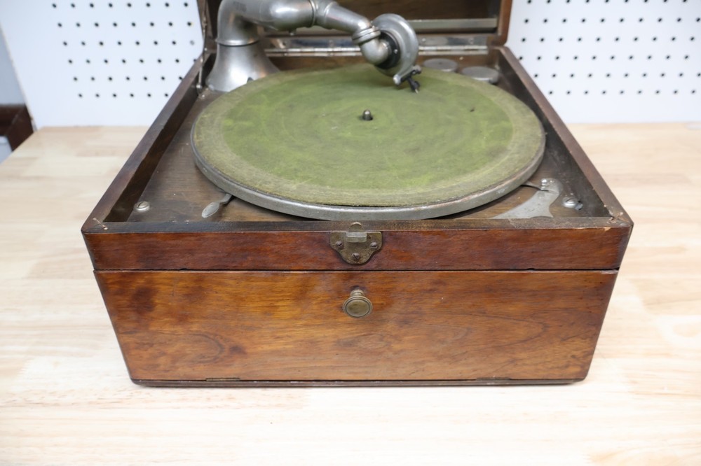 Vintage / Antique Outing Talking Machine Phonograph Record Player - Working USA