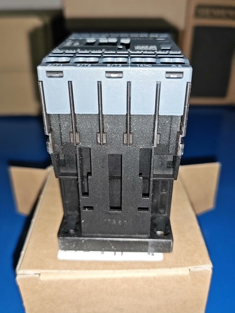 1PCS NEW 3RT2016-2AN21 Contactor SIEMENS