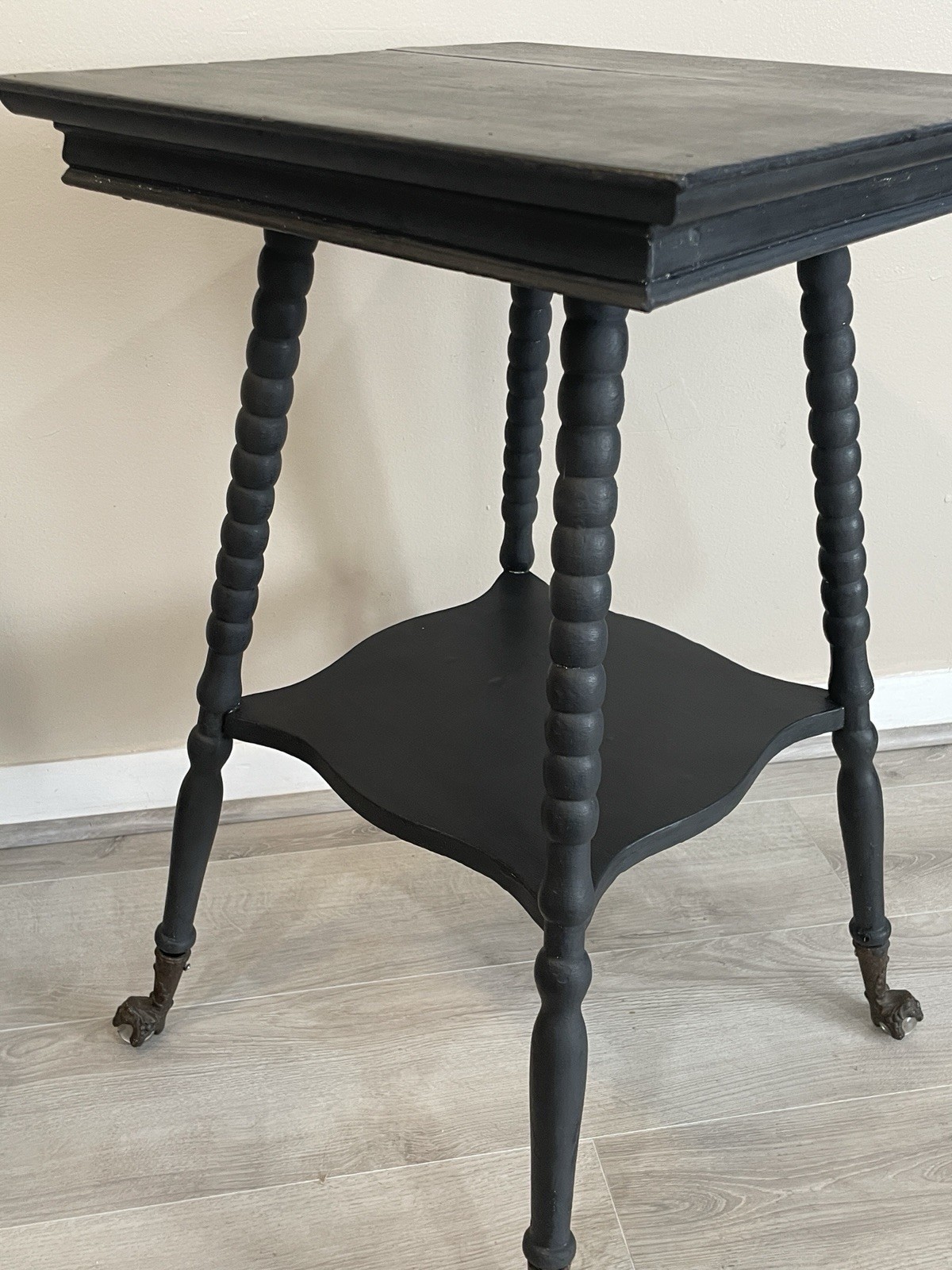 Antique Vintage Victorian Parlor Wooden Glass Ball And Claw Feet Side End Table