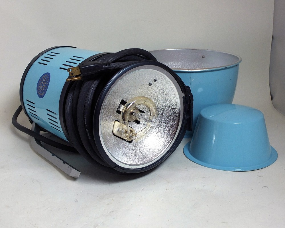 Broncolor C171 L2952 Mono Studio Strobe Lights Used