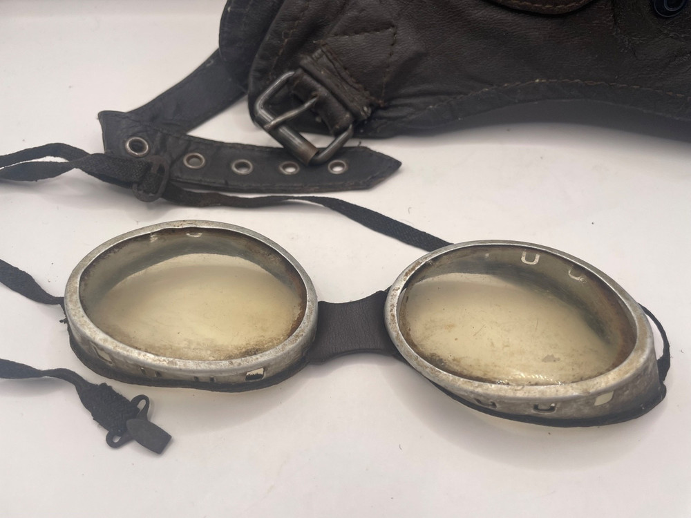 Flying hat WW2 Military leather flying hat and goggles