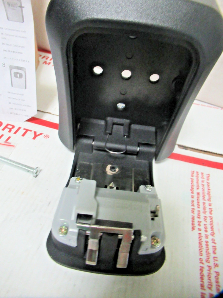 4-Digit Combination Lock Key LOCK Box