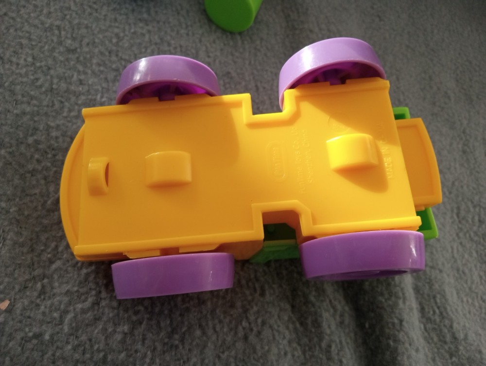 Fun Time emergency vehicle with 2 figures