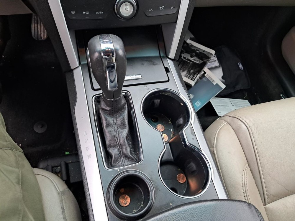 EXPLORER 2015 Glove Box 4956094