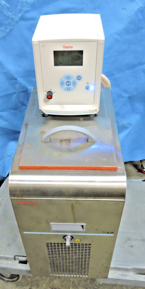 Thermo Haake A25 Chiller Recirculating Bath / AC200 Controller with Hoses / 230V
