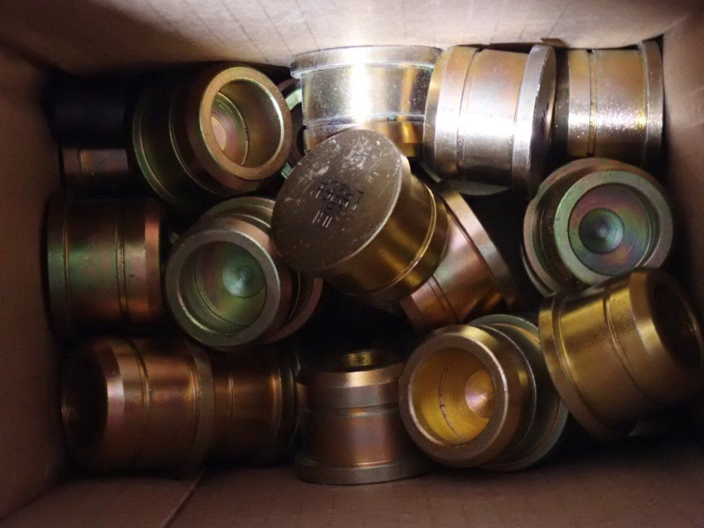 SCREWS & FITTINGS