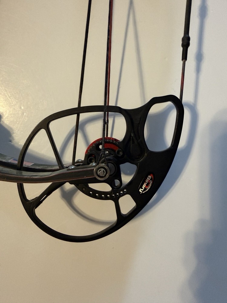 Bowtech Insanity CPXL Compound Bow Right Hand 70lb Pull 35” Basic Accessories