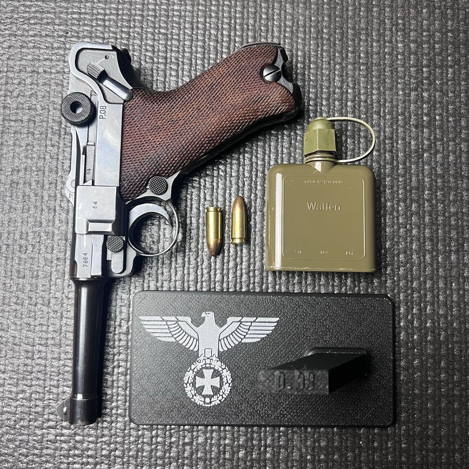 Luger P08 Pistol Display Stand Handgun Maintenance Gun Holder WW2 German