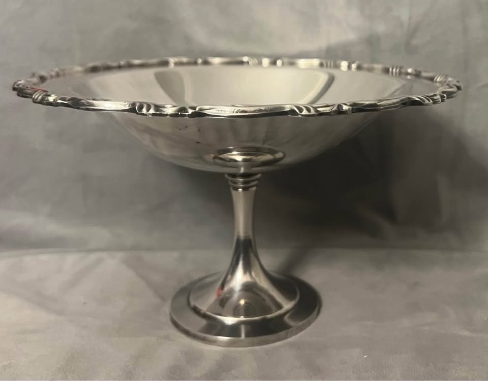 Vintage Oneida Royal Provincial Silver Plated Compote Pedestal Candy Nut Bowl