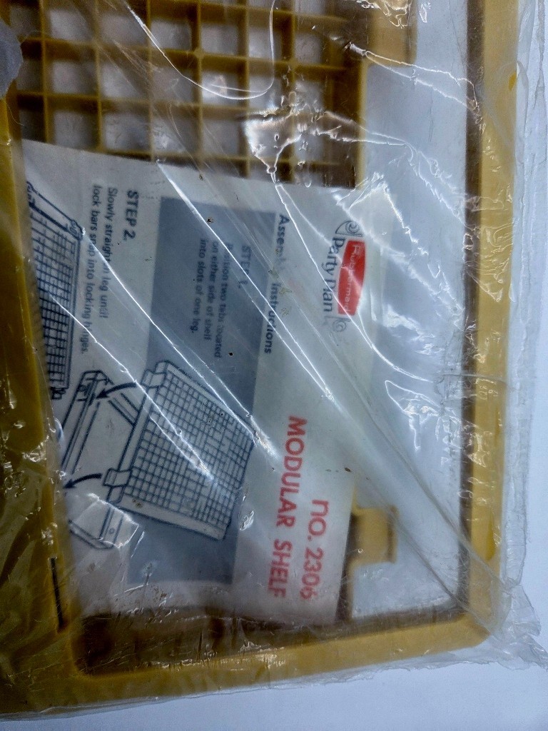Vintage 1977 Rubbermaid modular shelf 2306 Part Plan Yellow / tan