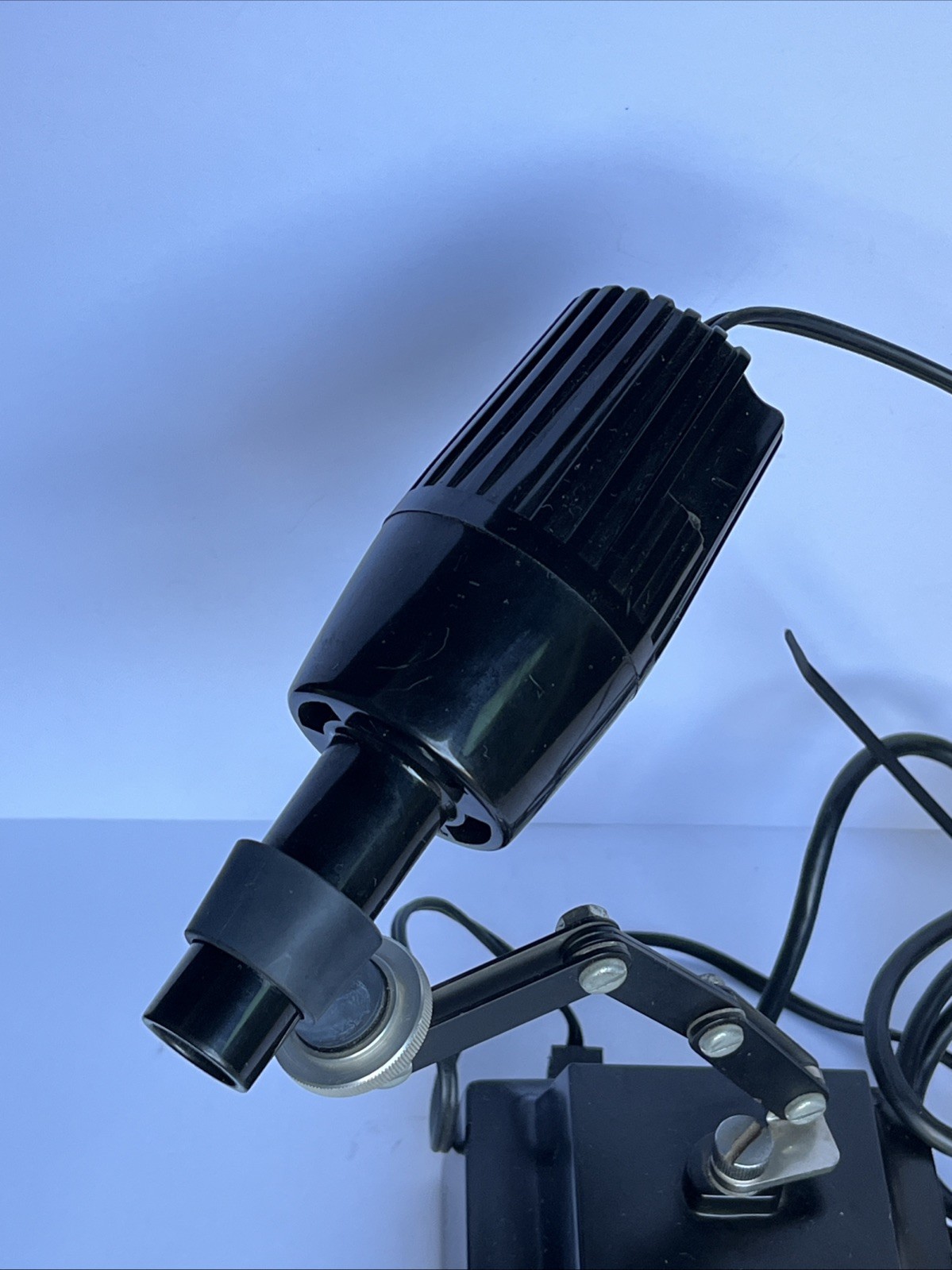 Bausch & Lomb StereoZoom 4 0.7x-3x Microscope 20x wf eyepiece & Illuminator