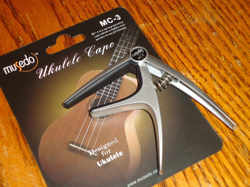 UKE UKULELE TRIGGER CAPO COMFORTABLE QUICK RELEASE ADJUST SPRING STAGE OR STUDIO