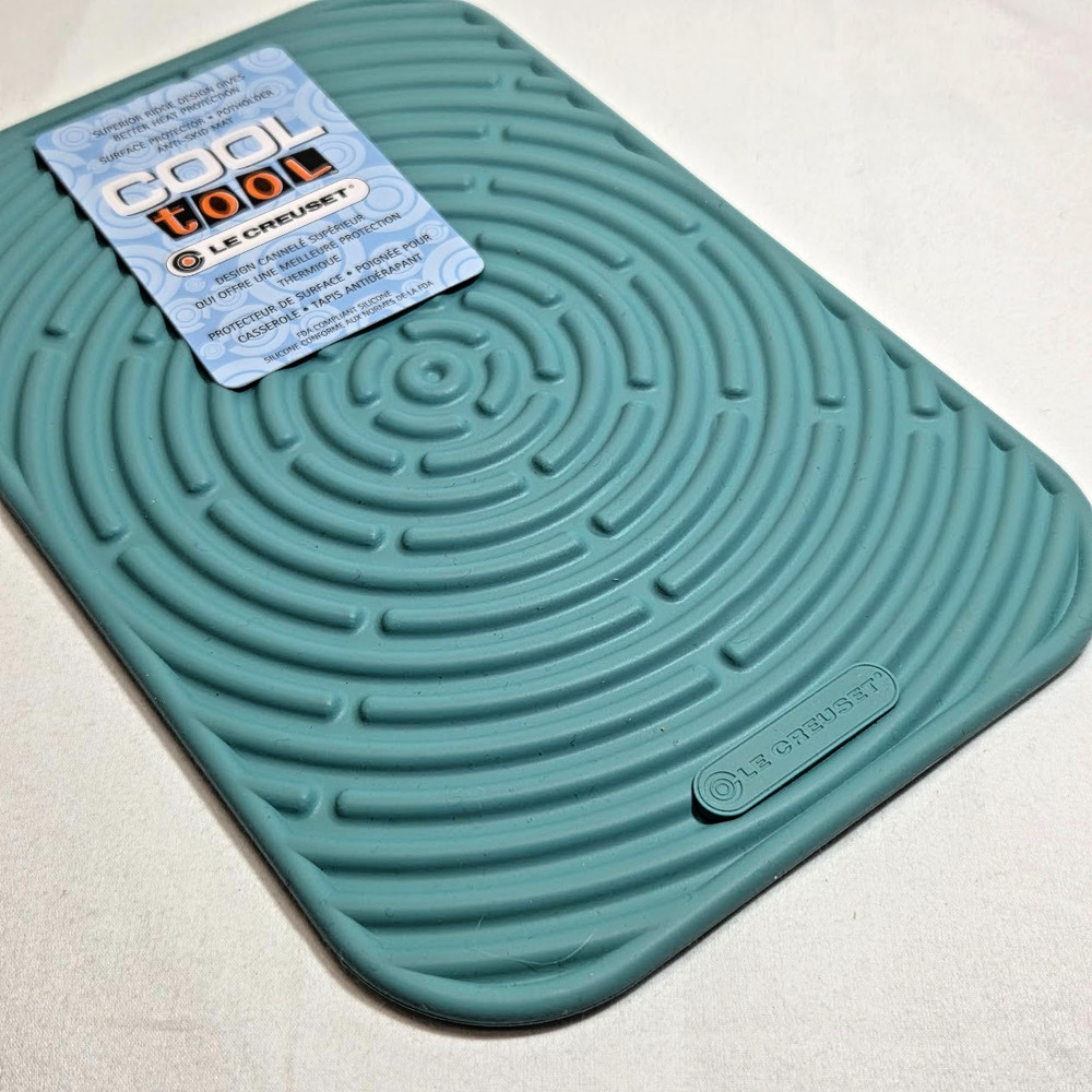 Le Creuset COOL TOOL Turquoise Rectangle Silicone Surface Protector Pot Mat NWT
