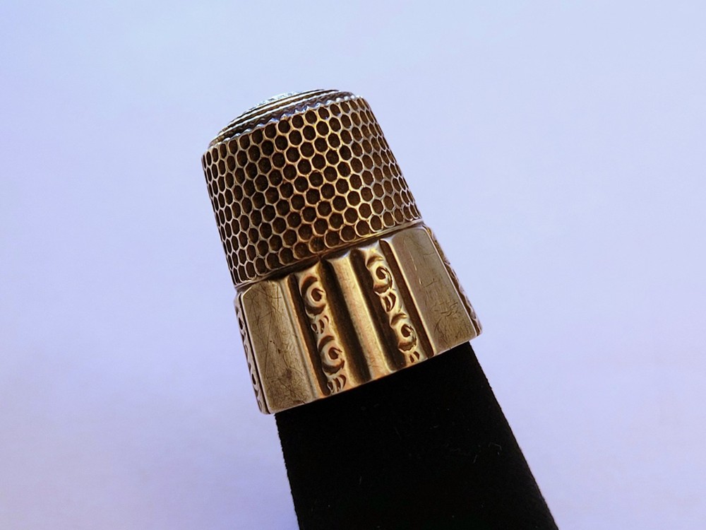 Simons Bros ~ Vintage Sterling Thimble In A Fluted Pattern ~ Size 12