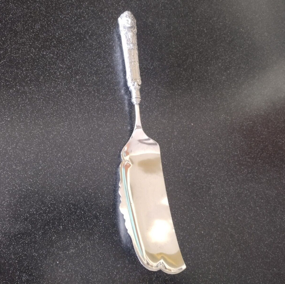 ANTIQUE 1886 REED & BARTON SILVER RENAISSANCE DEVIL'S FACE CRUMB KNIFE BACCHUS