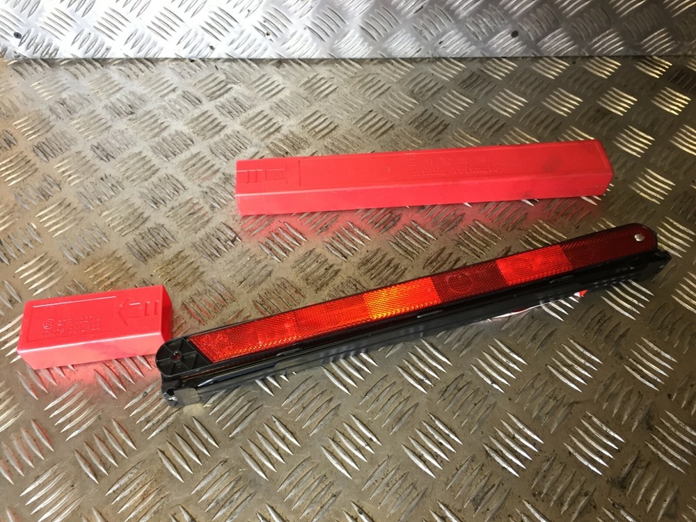 SAIC LDV V80 2.5CDI 2011-ON GENUINE WARNING TRIANGLE