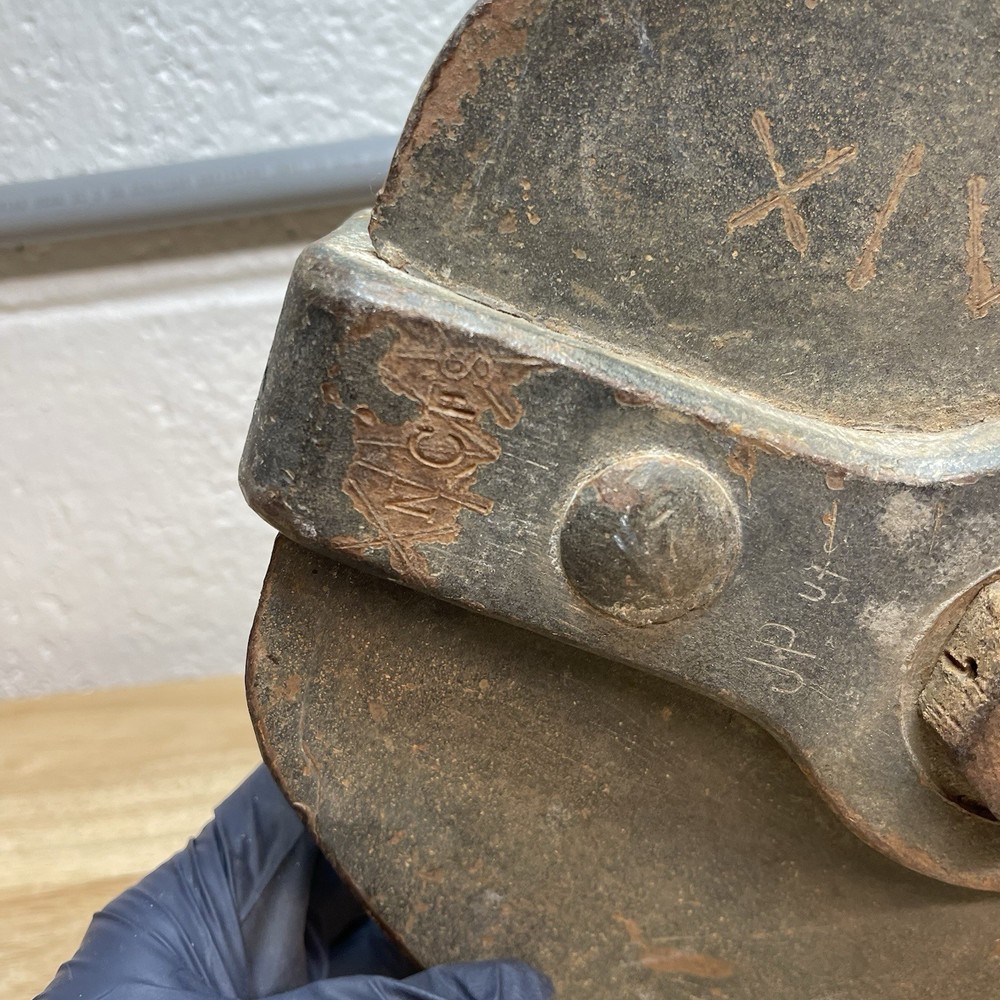 Industrial Snatch Block Solid Iron Pulley - 45lbs