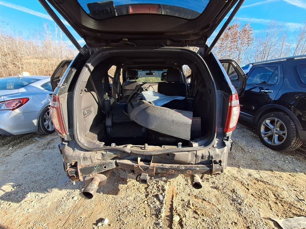 2015 Ford Explorer 8 Screen Display - Used, No Anti-Theft Code, Reprogram Needed