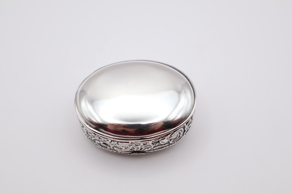 Charming Antique Solid Silver Repousse Small Oval Trinket Box Birmingham 1900