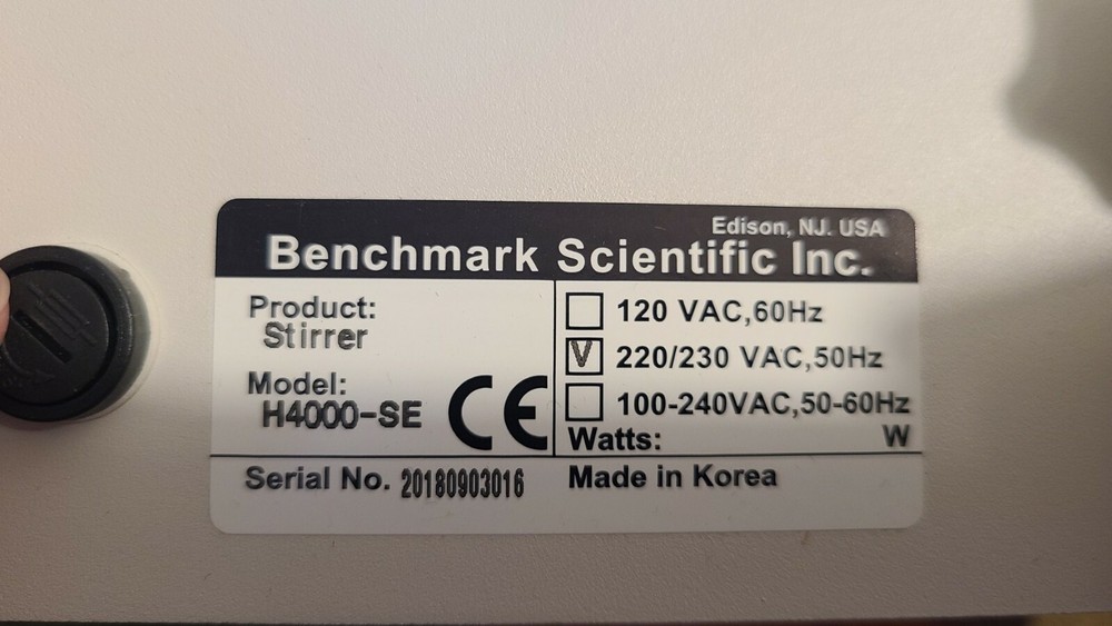 Benchmark Scientific H4000-S-E Magnetic Stirrer. USED