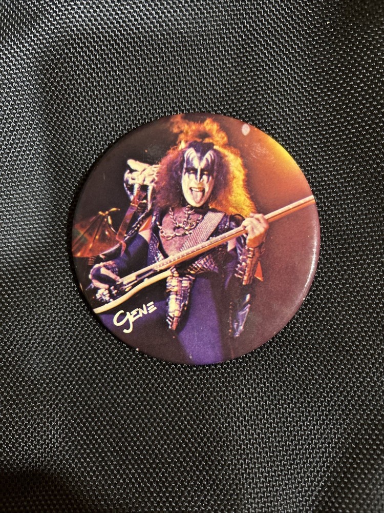 Kiss Button Vintage 1977