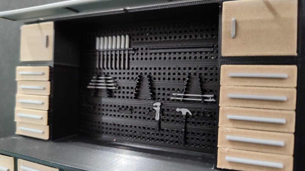 Diorama Workshop Tool Bench Cabinet 1/18 Scale Model Garage Accessory