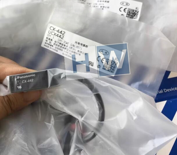 1PC NEW Panasonic Small Photoelectric Sensor CX-442