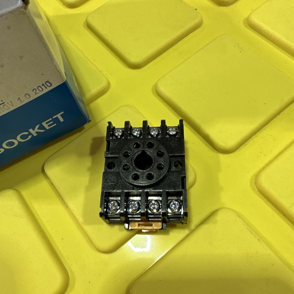 *NEW* NDS-8 SOCKET 8 Pin Relay Socket Young Electronics 10A 600V