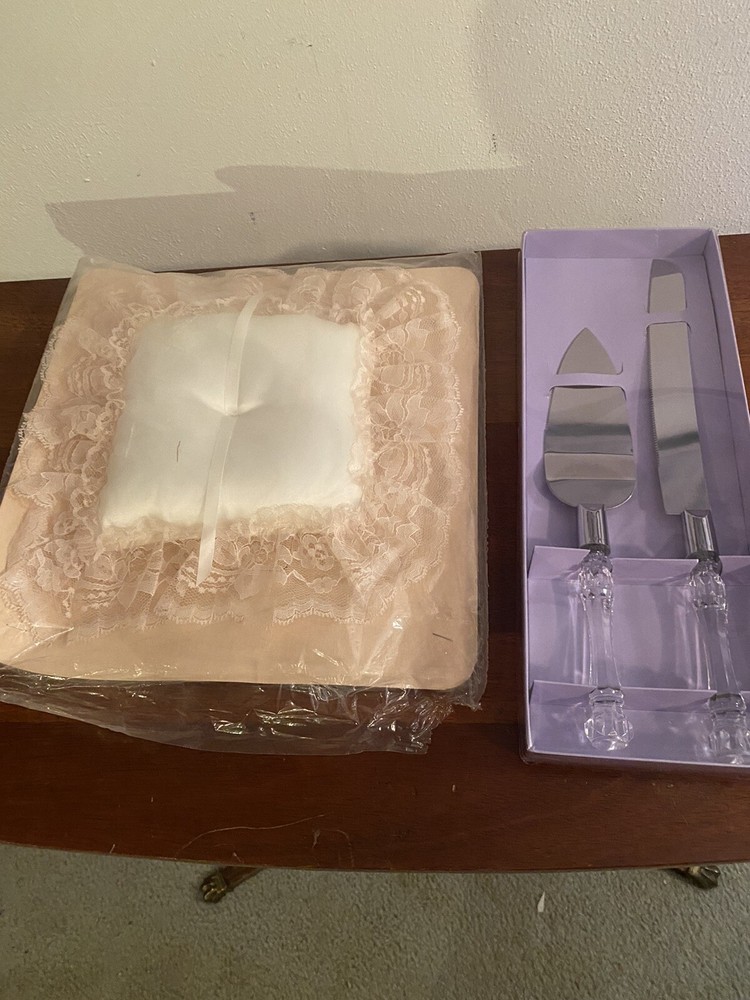 Ringbearer Pillow with Cake Server Set