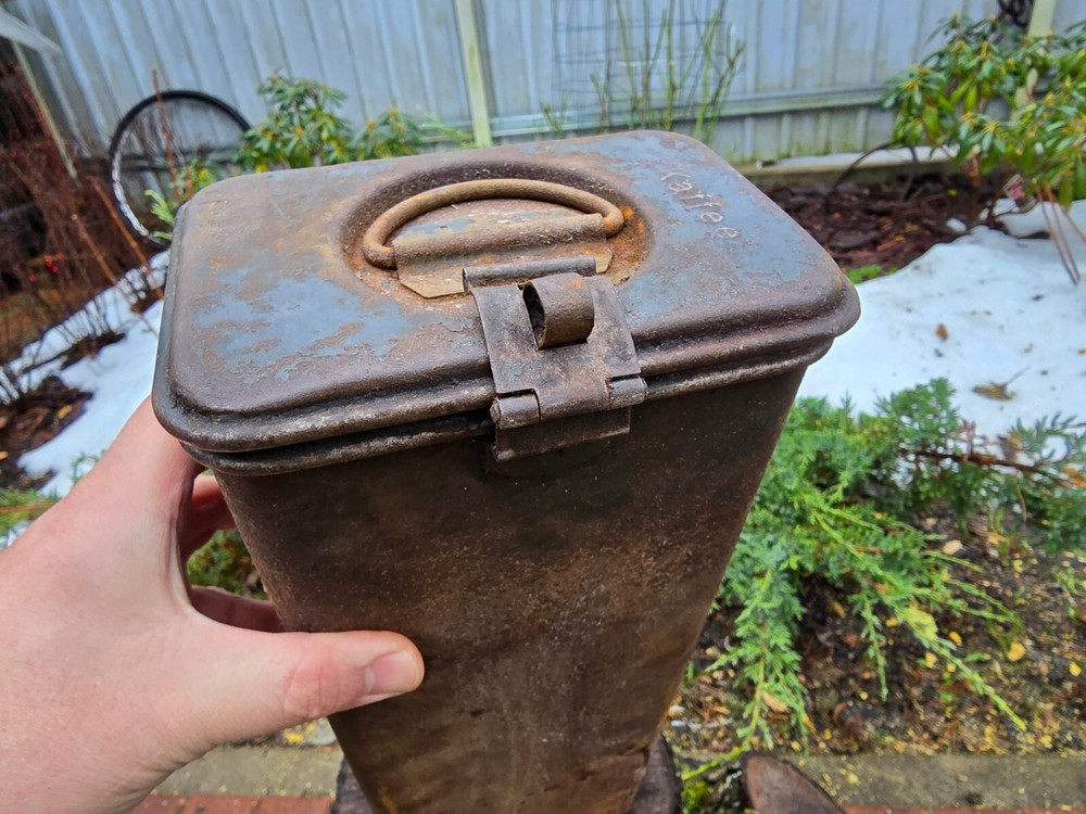 WW2 Accessories Kaffee Container from the German bunker relic.