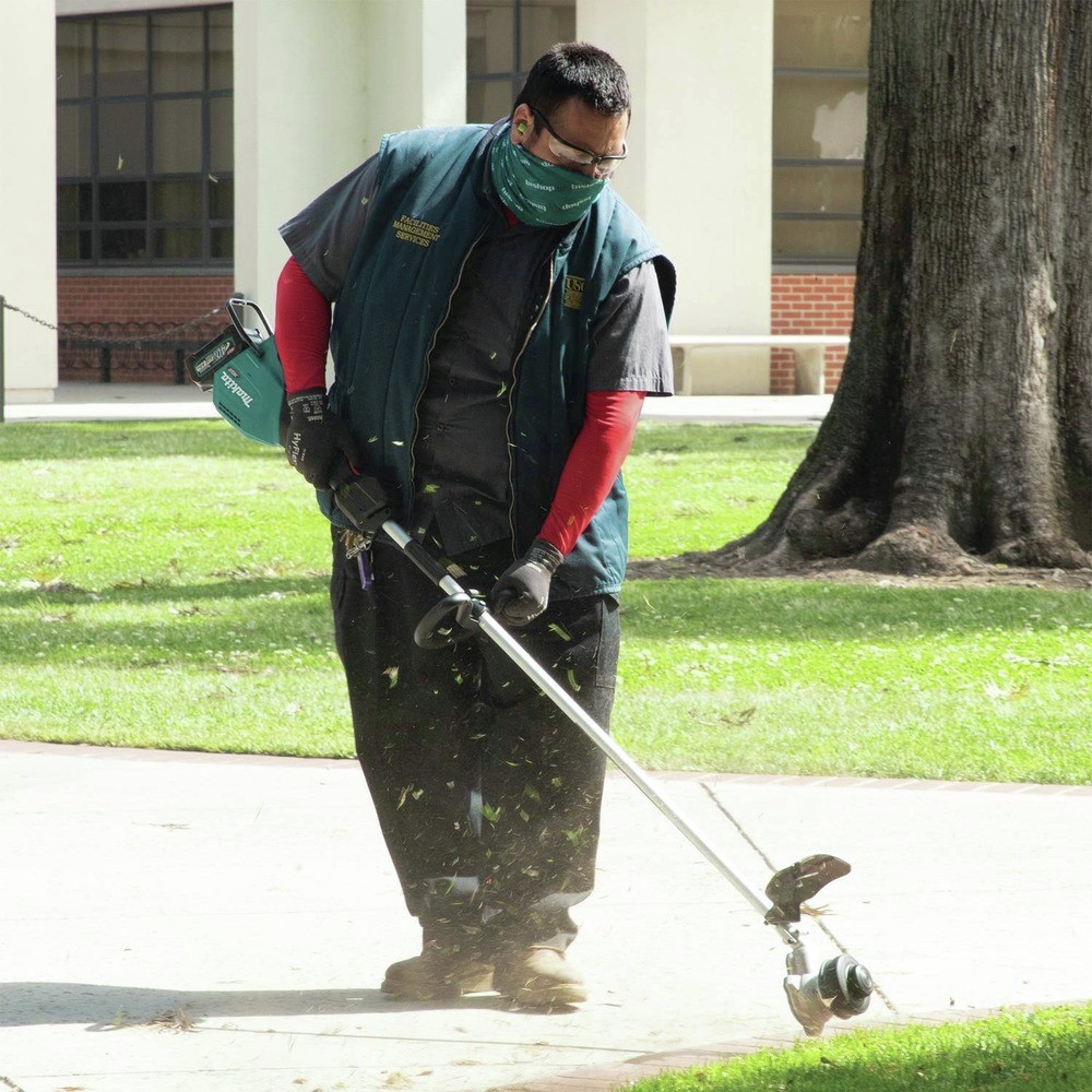 Makita GRU01M1-R 40V max XGT 15" Cordless String Trimmer Certified Refurbished