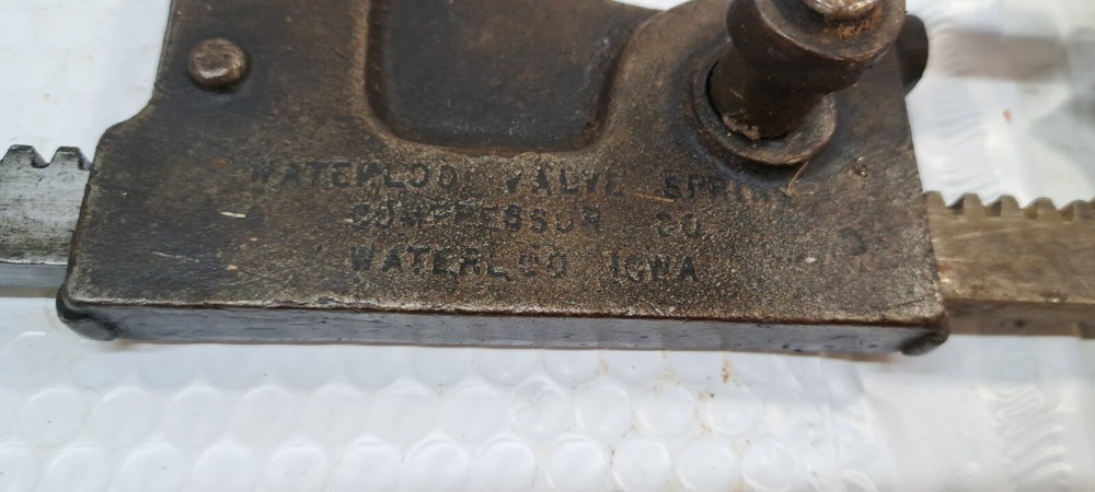 VINTAGE WATERLOO VALVE SPRING COMPRESSOR TOOL