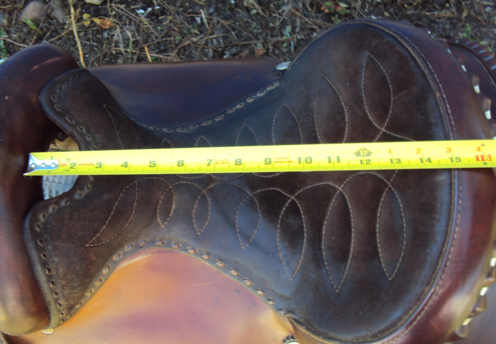 CIRCLE Y Western Show Saddle - 15" - SILVER CONCHOS - Padded Seat - BEAUTIFUL!
