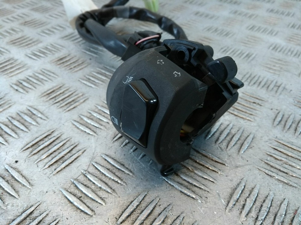 2017 YAMAHA MT 125 Left Hand Switch Gear