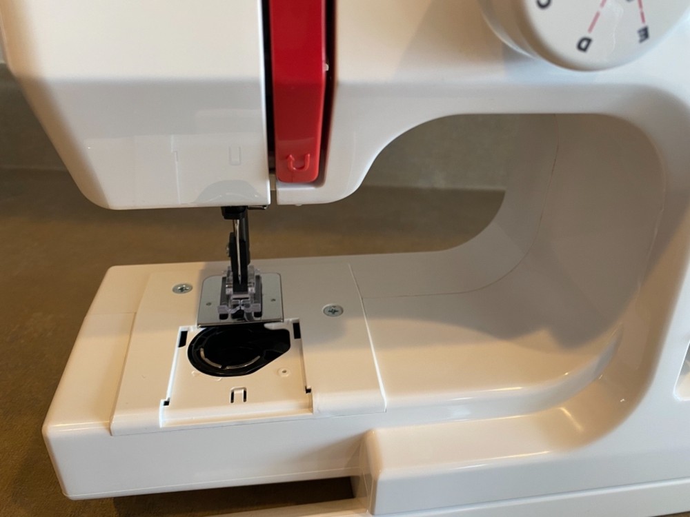 Janome Sew Mini Sewing Machine Compact Portable w Pedal **UNTESTED**