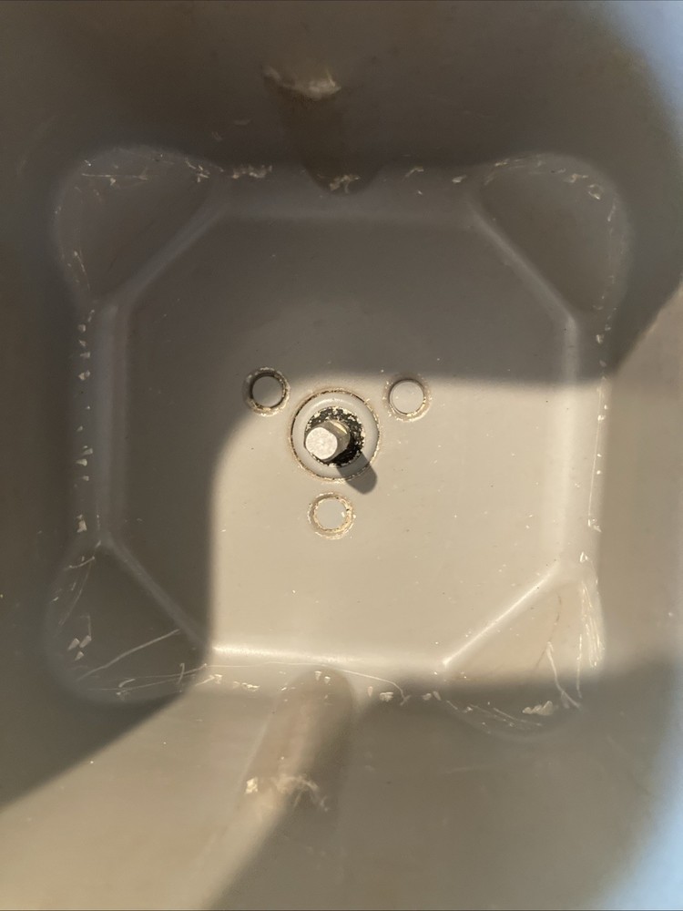 SCRATCHED BREADMAN TR-440 Bread Machine Pan & Paddle – PAN & PADDLE ONLY -