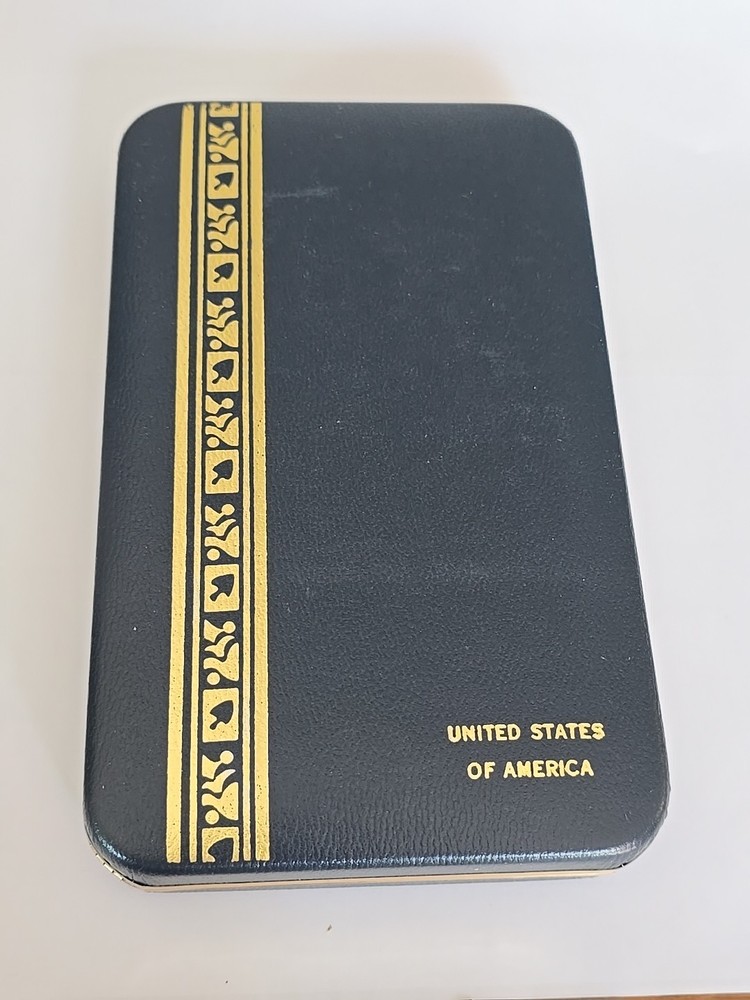 Air Force Commendation Medal- Complete Set-Case Box- Oak Leaf and V Device