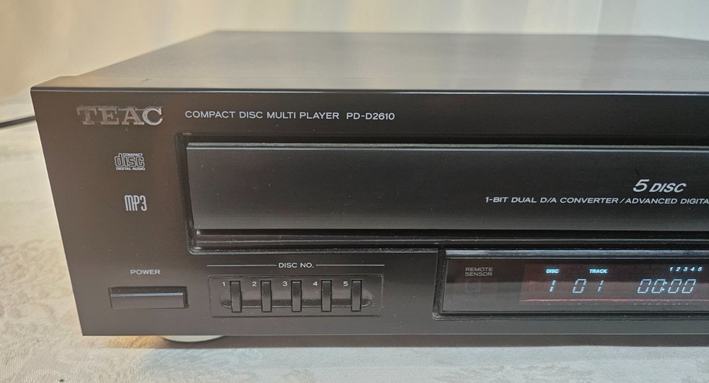 TEAC PD-D2610 5 Disc Carousel CD Player Changer NO Remote WORKING & Nice