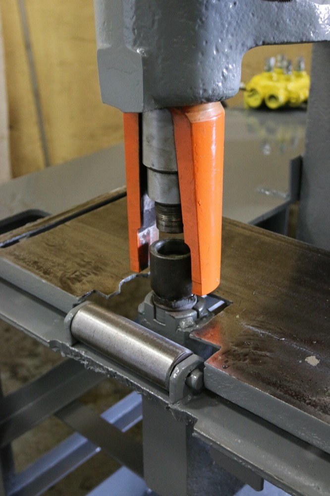 100 TON WHITNEY HYDRAULIC WEB FPUNCH: YODER #69610