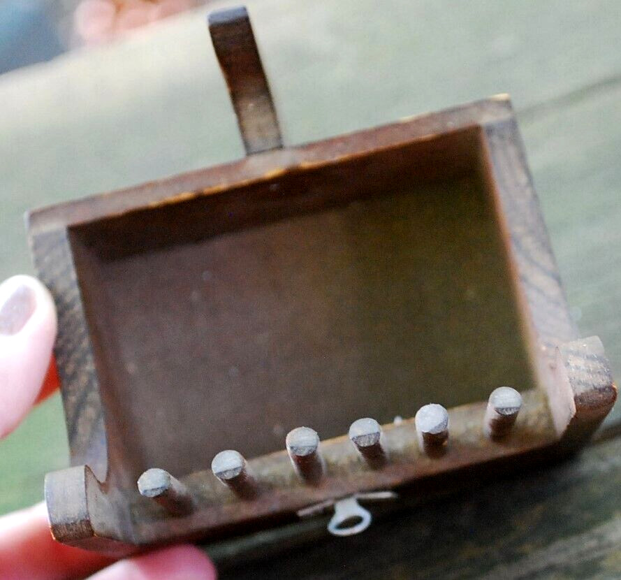 Antique Primitive HANDMADE WOOD CRANBERRY/BLUEBERRY HARVESTING SCOOP Rake Box